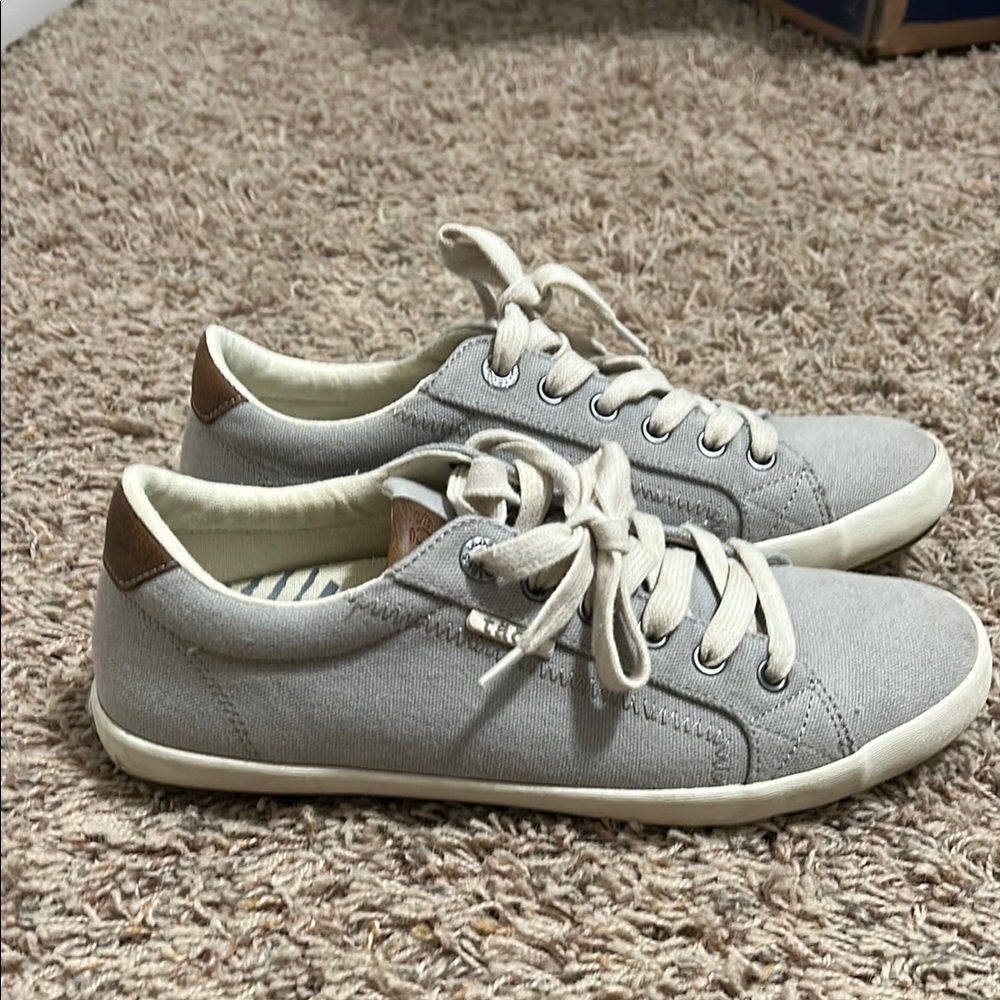 Taos Footwear Gray Tan Casual Sneakers Low-Top Canvas